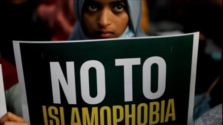 İngiltere Müslümanlar Kurumu Başkanı: Bu ülkede İslamofobi uyarı seviyesine ulaşmıştır