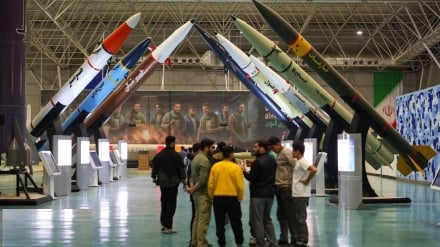 תערוכה צבאית באיראן - מוצרי משמרות המהפכה הוצגו לציבור