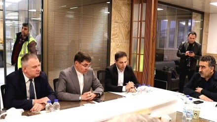 De Ulyanovsk qubernatori mışoviri bə Ostoro səfə kardey çe İron iyən Rusiya miyono ixtisodi əloğəon zumand kardey