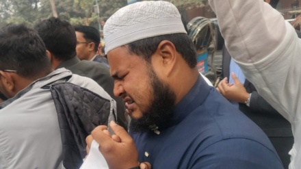 ওসমান হাদির কবরে আজও মানুষের ঢল, অশ্রুসিক্ত নয়নে করছেন দোয়া