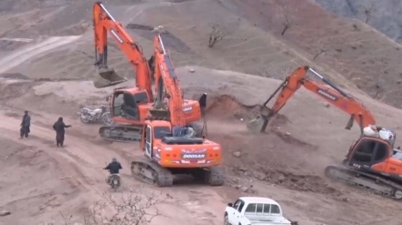 کار هموار سازی یک سرک در بدخشان آغاز شد