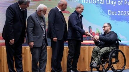 Dieci immagini; dieci eventi | Dalla commemorazione della Giornata Internazionale delle Persone con Disabilità in Iran al festival annuale delle luci in Canada