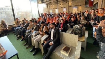 ادامه تحصیل بیش از ۱۷ هزار دختر دانشجوی افغانستانی در دانشگاه مجازی