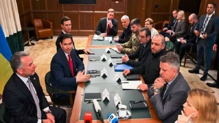 د امریکا د باندنیو چارو وزیر د اوکراین له پلاوي سره خبرې ګټورې وبللې