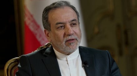 Notizie | Araghchi: Le relazioni internazionali, a causa del comportamento degli Stati Uniti, sono cambiate verso un approccio basato sulla forza / Maduro: Il Venezuela non si arrenderà
