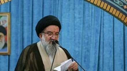 Ayetullah Hatemi: Eğer Düşman Zarar Verirse, Günleri Kara Geceye Dönecek