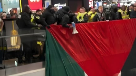 ব্রিটেনের শপিং মল, ফিলিস্তিনি সমর্থকদের হৈচৈয়ের দৃশ্য