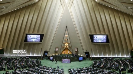 Իրանի խորհրդարանի պատգամավորներ. Իրանի արբանյակների եռակի արձակումը շրջադարձային կետ է իրանական տիեզերական տեխնոլոգիաների պատմության մեջ