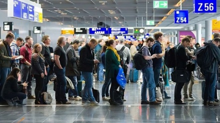 Работники европейских аэропортов бастуют в знак протеста против низких зарплат в новогоднюю ночь