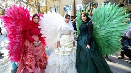 Reportage fotografico | L'Iran nella cornice di Dicembre; dalla sfilata dei gruppi teatrali per le strade alle gare di fuoristrada