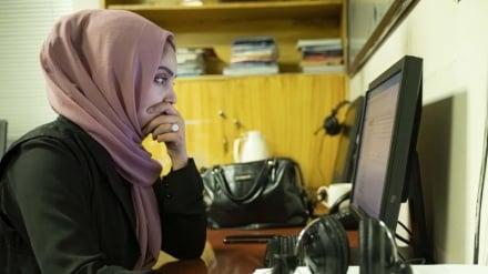 Dari Afghanistan ke Inggris: Memerangi Kekerasan Digital terhadap Perempuan di Bidang Pertanian dan Media