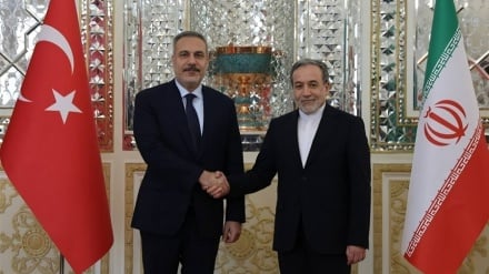 Apakah Langkah Iran dan Turki dalam Jalur Pembangunan Regional Merupakan Awal dari Babak baru Kerja Sama?