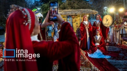 Festival Cahaya di Yalda Iran + Foto