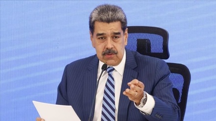 Maduro Kolumbiya və Venesuela ordularının dərhal həmrəyliyini istəyib