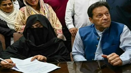 ۱۷ سال حبس؛ حکم جدید دادگاه برای عمران خان و همسرش