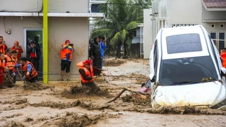 سیل در جنوب شرق آسیا حدود هزار نفر را به کام مرگ برد