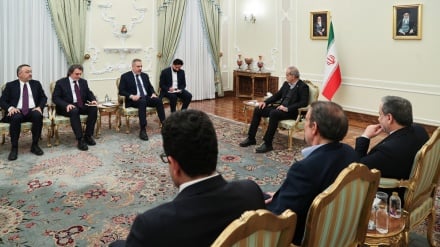  ঐক্যবদ্ধ হয়ে বাণিজ্য করতে হবে মুসলমানদেরকে: তুর্কি পররাষ্ট্রমন্ত্রীকে ইরানের রাষ্ট্রপতি