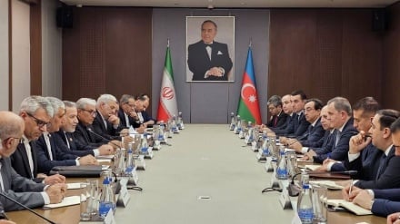 Əraqçi Azərbaycan xarici işlər naziri ilə görüşüb