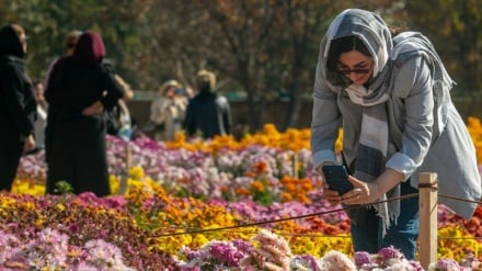 Dieci notizie; Dieci foto |Dal Festival dei crisantemi in Iran alla manifestazione dei sostenitori di Maduro a Caracas