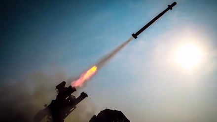 La marine du CGRI lance des missiles balistiques et de croisière lors de la 2e phase de l’exercice naval Eghtedar 