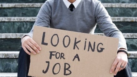 米国経済 | 中流階級へのさらなる逼迫と労働市場の弱さの兆候の中で、金利引き下げが予測