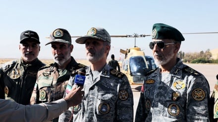 Eýran Yslam Respublikasynyň Goşunynyň Baş Serkerdebaşysy: Biz duşmanyň ähli hereketlerini uns bilen gözegçilik edýäris