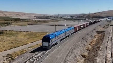 توسعه ایستگاه‌های بارگیری در خط آهن خواف–هرات ضروری است