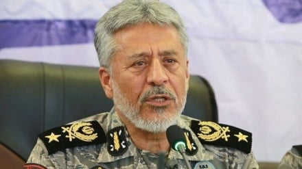 Адмирал Сайяри: Армия противостоит любому проникновению врага в Иран