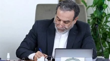 عراقچی: تهدیدهای ترامپ ضد ایران نقض فاحش حقوق بین‌الملل و منشور ملل متحد است