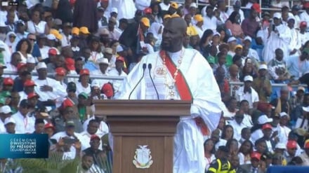 Doumbouya, kiongozi wa kijeshi aliyegombea urais na kushinda aapishwa kuwa rais wa Guinea