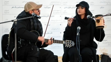 Svolgimento del Festival Internazionale del Teatro di Strada Fajr in Iran + Foto
