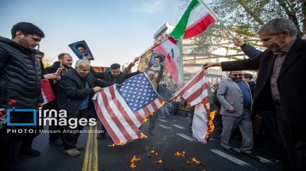 Эрон Ислом чумхўриятинг барча шхрларида АҚШ ва исройп тирўрйсмга Қарше милцонпаб фўгаролар намояшга Чиқишди