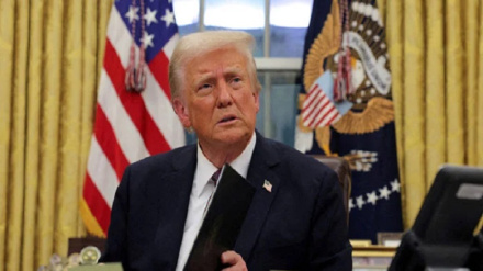 امریکا له ایران سره په تجارت کونکو هیوادونو باندې پینځویشت فیصده تعرفې لګوي