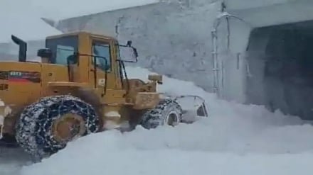 برف و طوفان، بزرگراه‌ اصلی در شمال افغانستان را مسدود کرد
