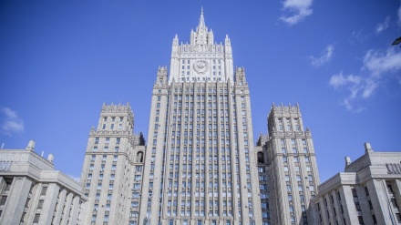 רוסיה קוראת למערב לשקול מחדש את מדיניות הסנקציות נגד איראן