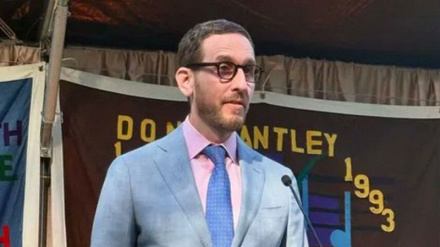 merikalı Yahudi Senatör Gazze’deki Soykırımı Kabul Etti