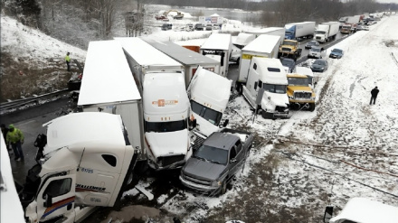 ۵۰ خودرو در کانادا با یکدیگر برخورد کردند