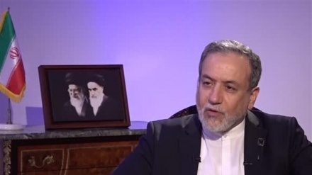 عراقچي: اسرائيل په ویاړ سره وايي چې ایراني معترضان یې په جنګي وسلو سنبال کړي دي