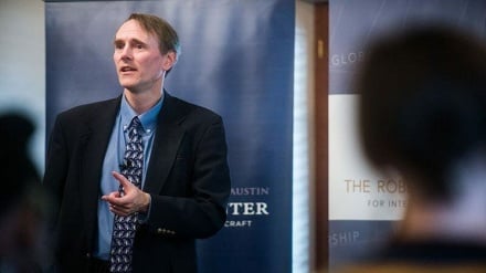 د ایران په هکله د ډونالډ ټرامپ سیاست جذباتي دی