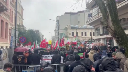 Թուրքիայի ժողովուրդն աջակցում է Իրանին՝ հյուպատոսության առջև հանրահավաք անցկացնելով