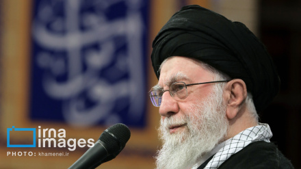 امام خامنه ای: د ایران اسلامي جمهوریت به د تخریبکارو پر وړاندې هیڅ ډول نرمښت ونکړي
