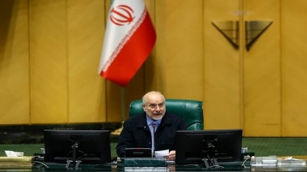 قالیباف: ملت ایران مقابل تروریست‌های مسلح ایستاده‌اند