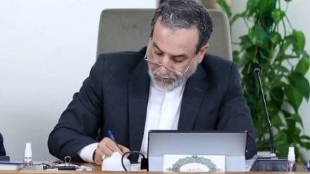 עראקצ'י : טהרן תמיד העדיפה שלום על פני מלחמה והיא מוכנה להסכם הוגן