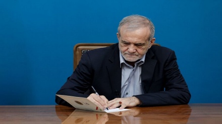 پزشکیان: در برابر حضور با صلابت مردم سر تعظیم فرود می‌آورم