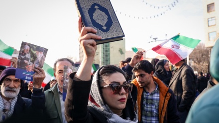 تصاویری از تظاهرات همبستگی ایرانیان علیه مداخلات مسلحانه آمریکا و اسرائیل در ایران