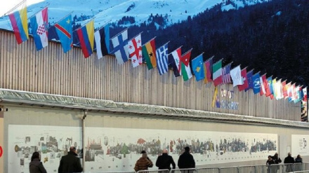 عضو پارلمان اروپا در داووس: ترامپ گورت را گم کن!