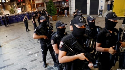 د ترکیې پولیسو ۳۲ افغان کډوال د فاضله موادو په ټانکر کې نیولي