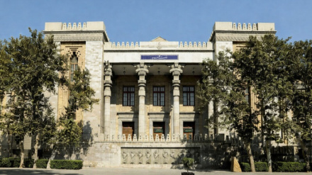 İngiliz büyükelçisi İran Dışişleri Bakanlığı'na çağrıldı.