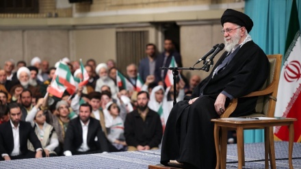 Los medios de Paquistán destacan en titulares las declaraciones del Líder de la Revolución sobre el papel de Estados Unidos en los recientes disturbios