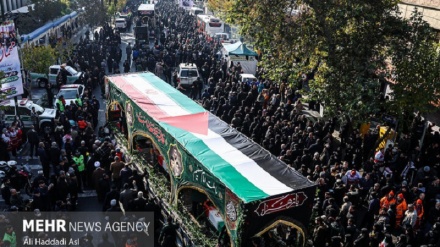 Mamilioni wajitokeza katika mazishi ya mashahidi wa mashambulizi ya kigaidi mjini Tehran na miji mingine ya Iran